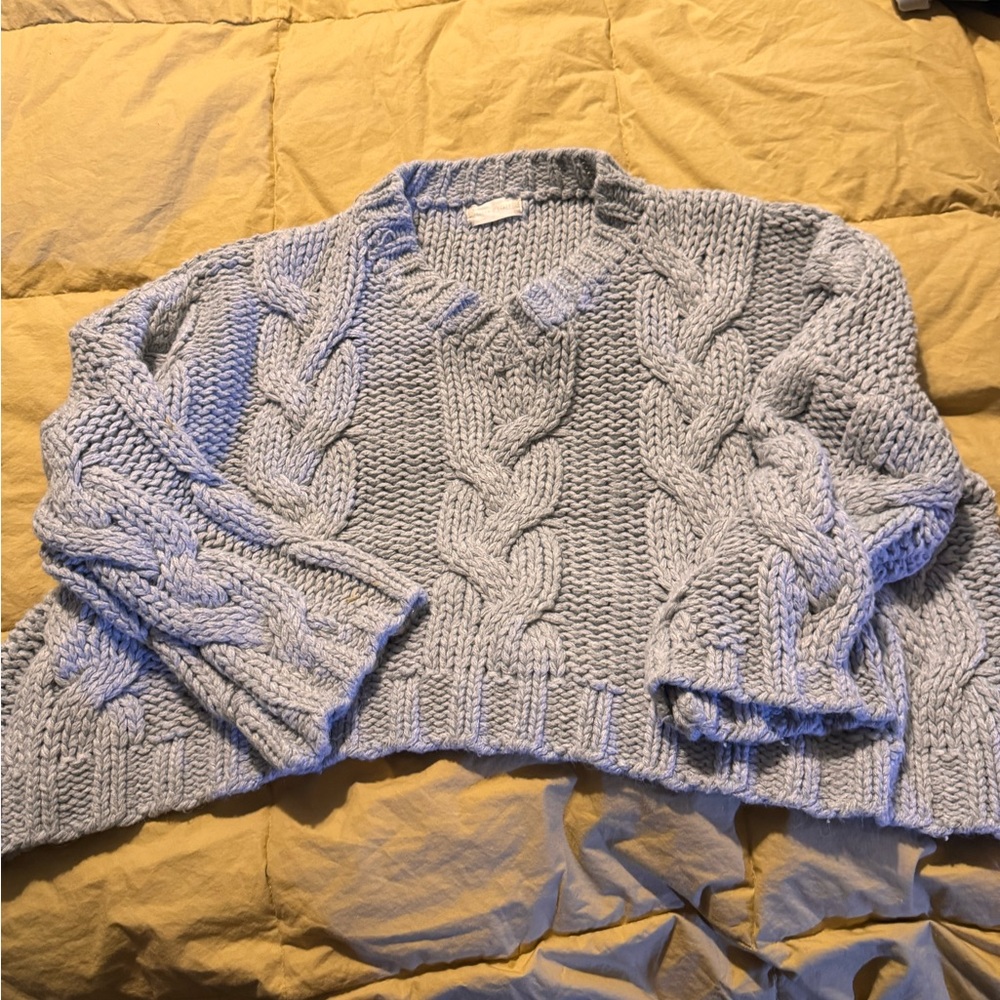 Chunky Cable Knit Crop Sweater - Light Gray